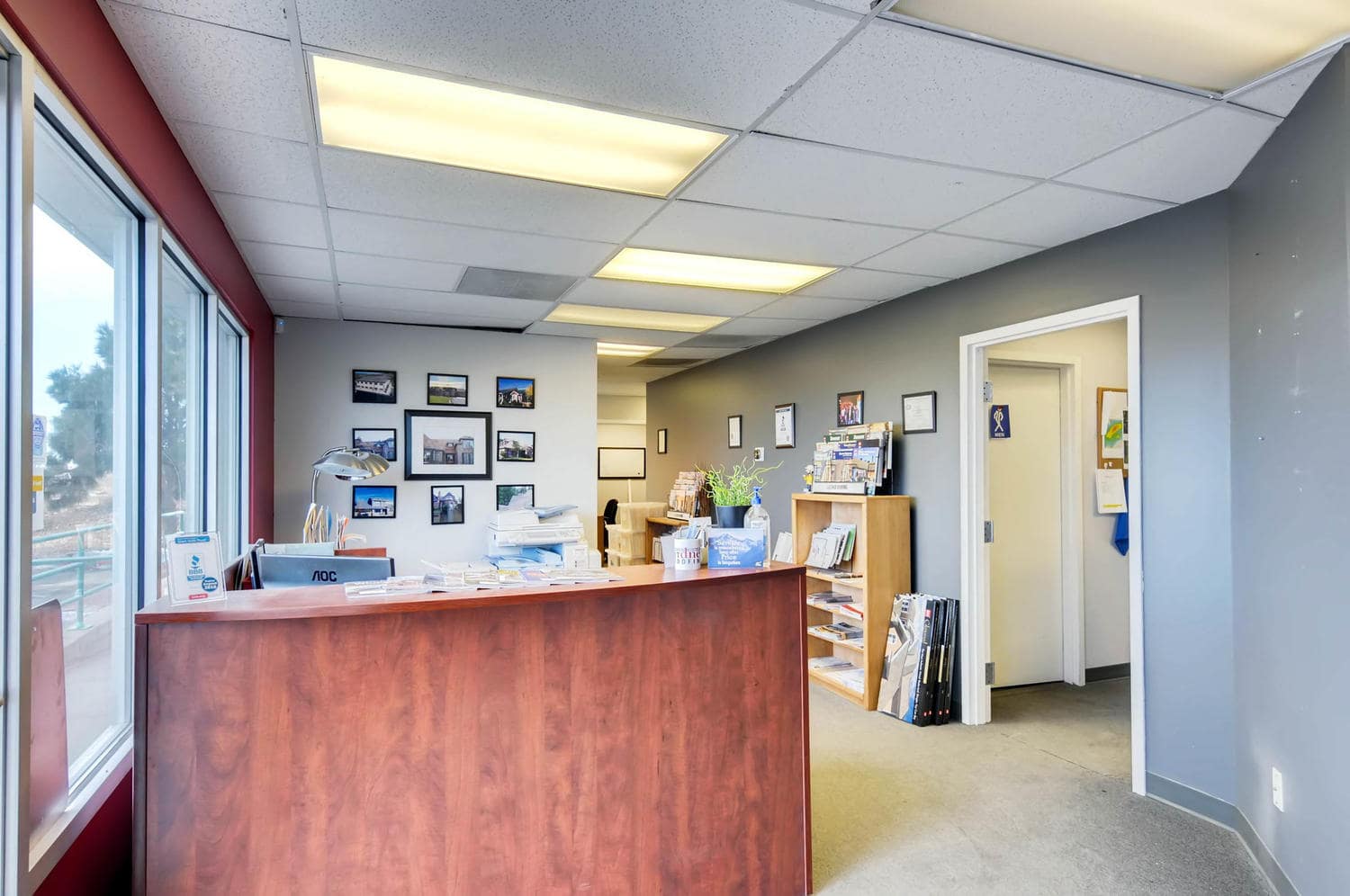 908 - 942 Salida Reception Area